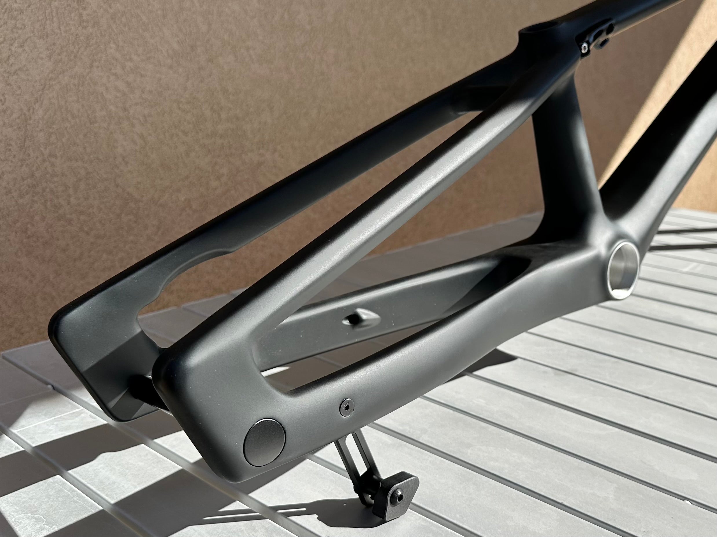 ZERONINE - DRK MTR CARBON RACE FRAME