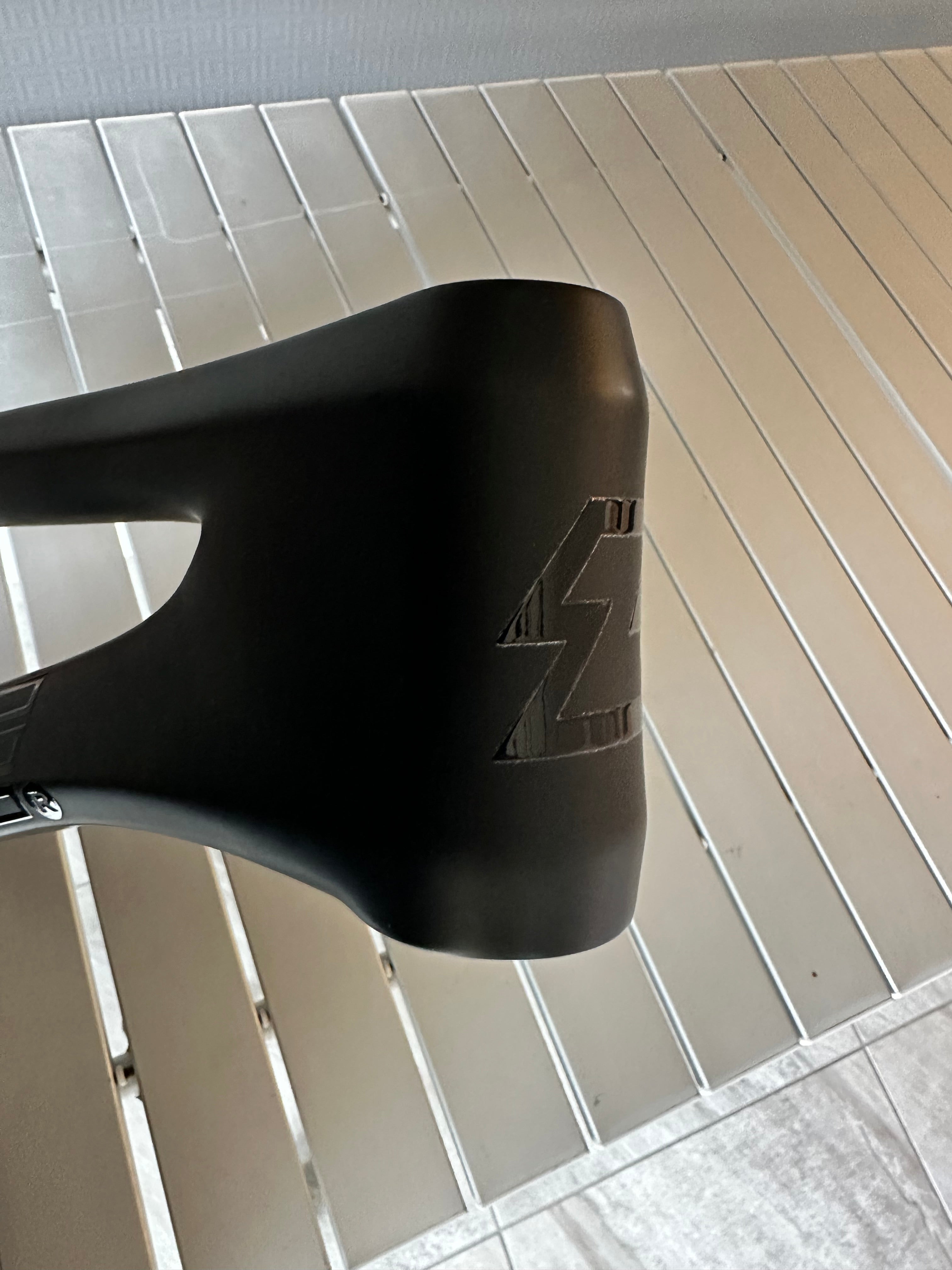 ZERONINE - DRK MTR CARBON RACE FRAME