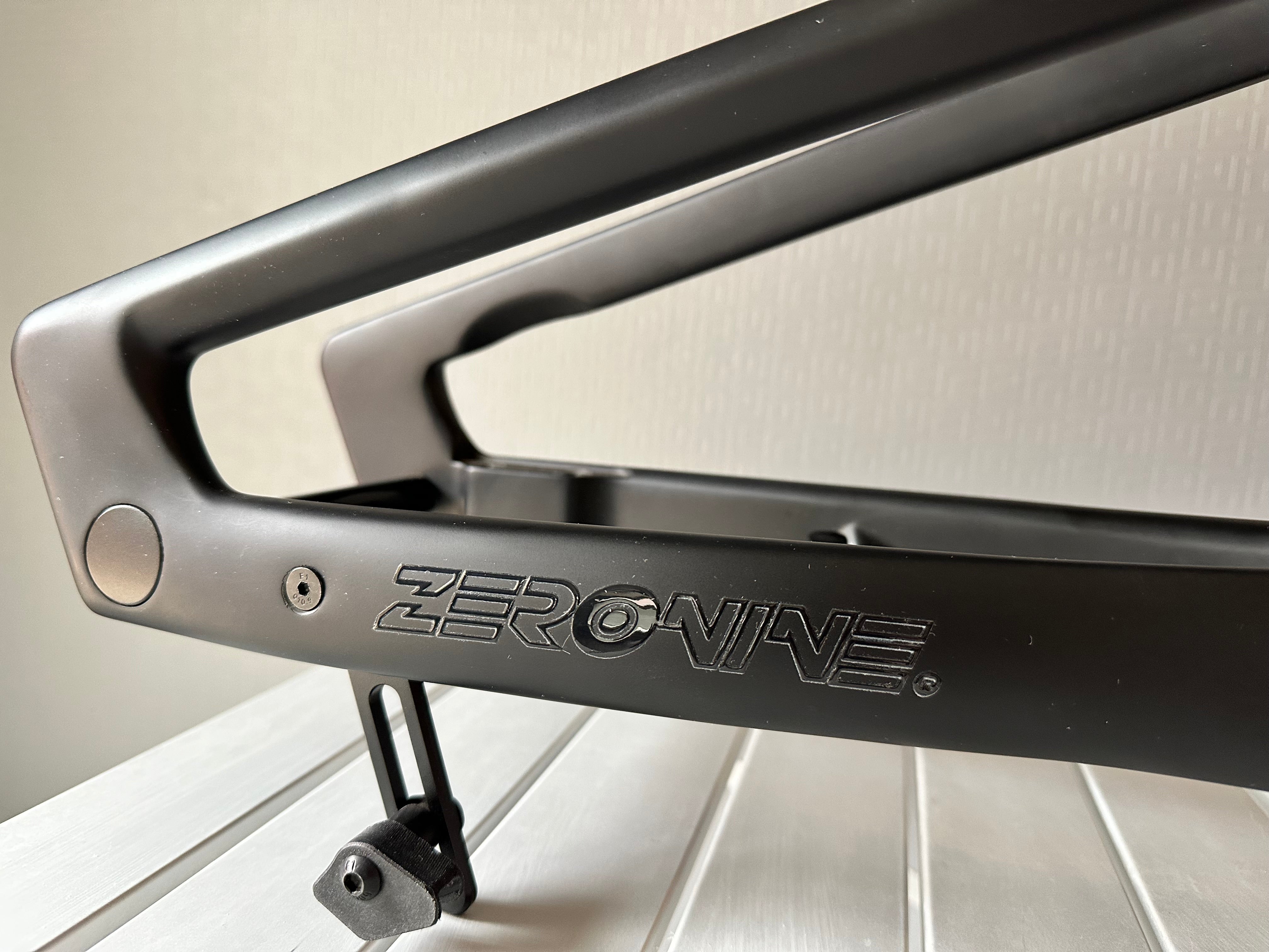 ZERONINE - DRK MTR CARBON RACE FRAME