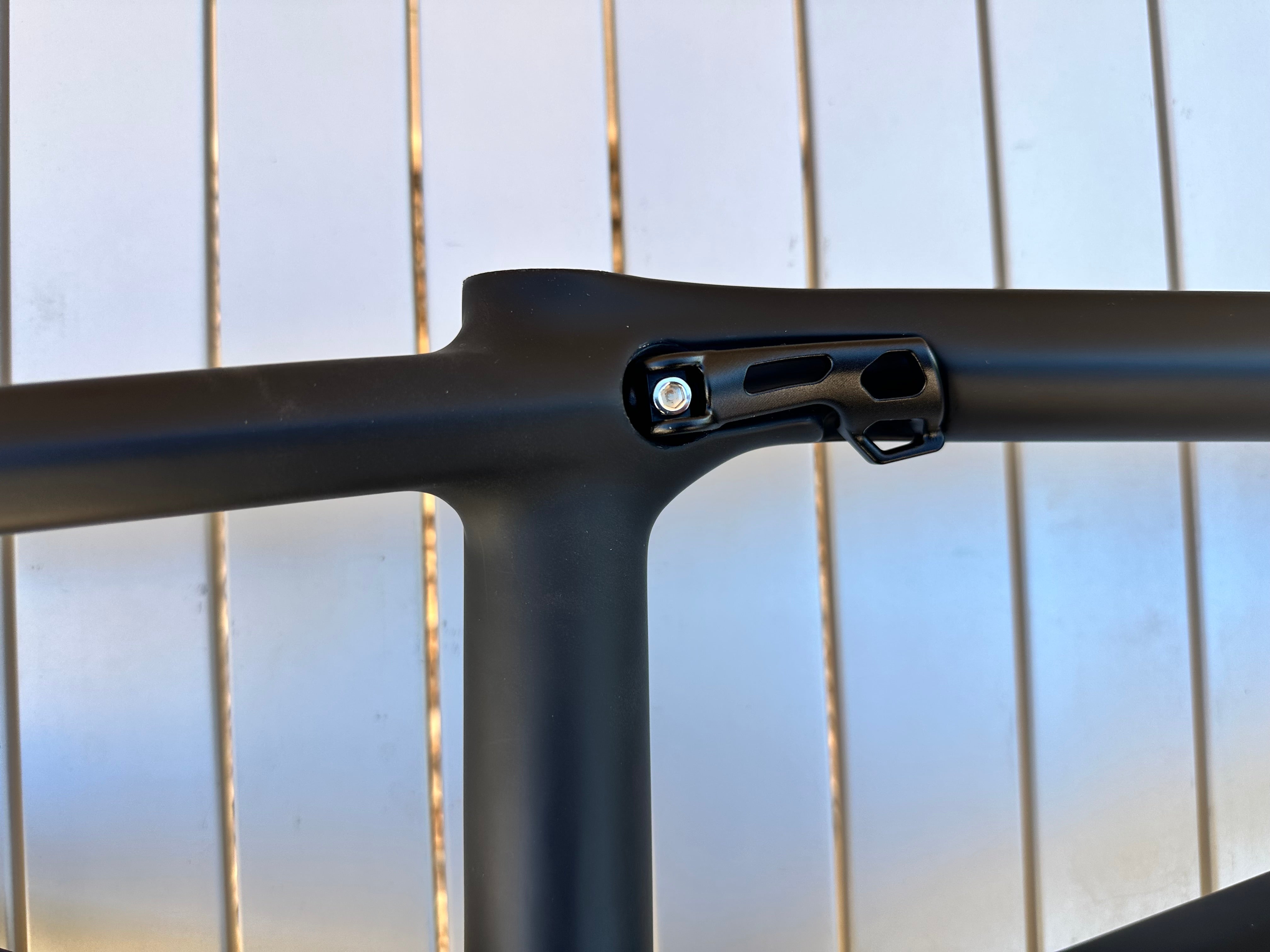 ZERONINE - DRK MTR CARBON RACE FRAME
