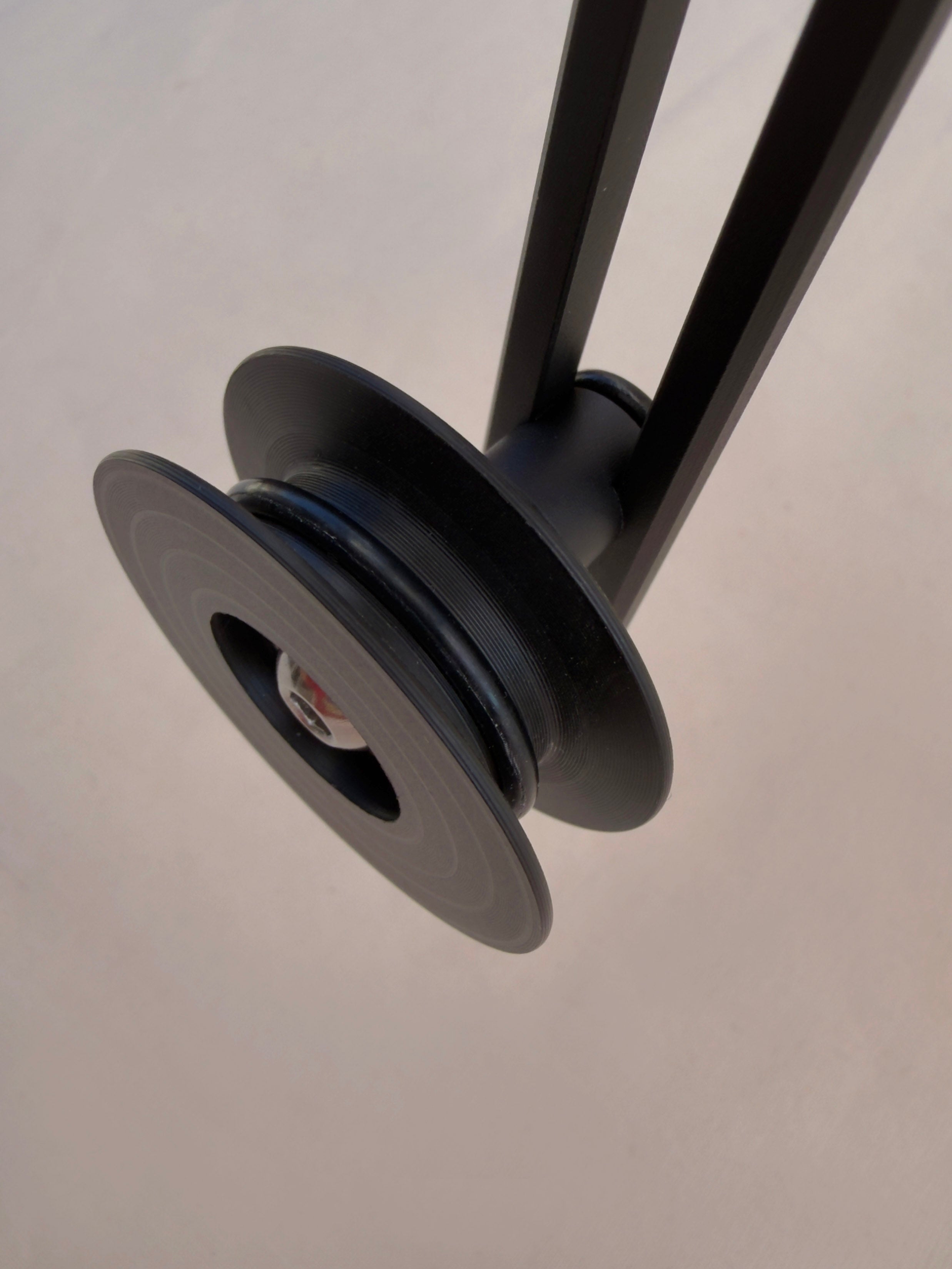 Z.9 TENSIONER BEARING WHEEL