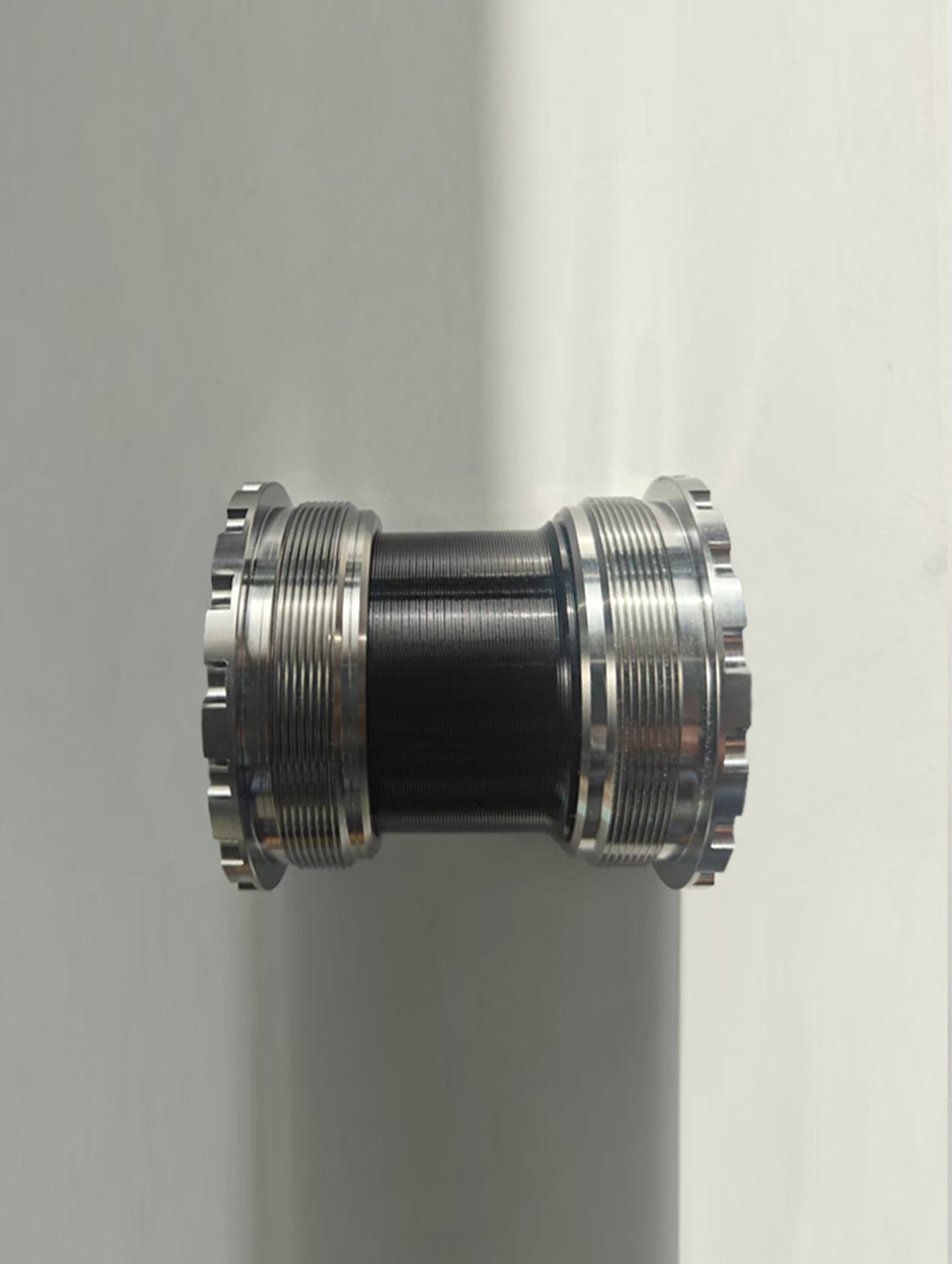 Z.9 TITANIUM T47 BOTTOM BRACKET CERAMIC OR REGULAR
